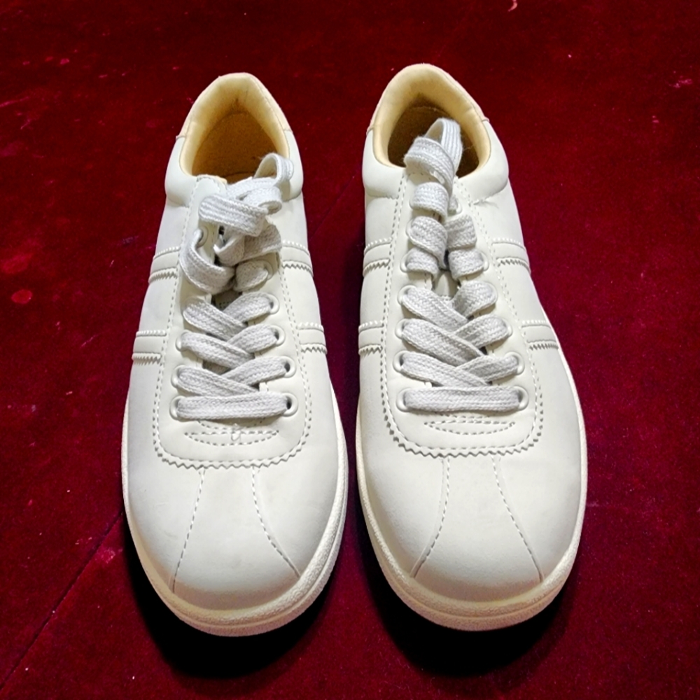 NWOT ... A New Day Blaire Sneakers Shoes 👟